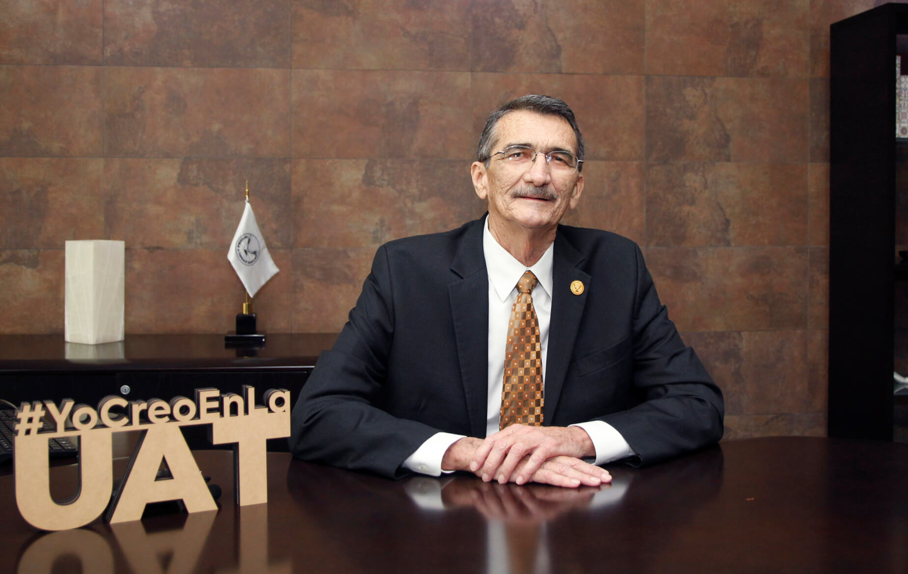 Felicita Rector a docentes de la UAT por el Día del Maestro