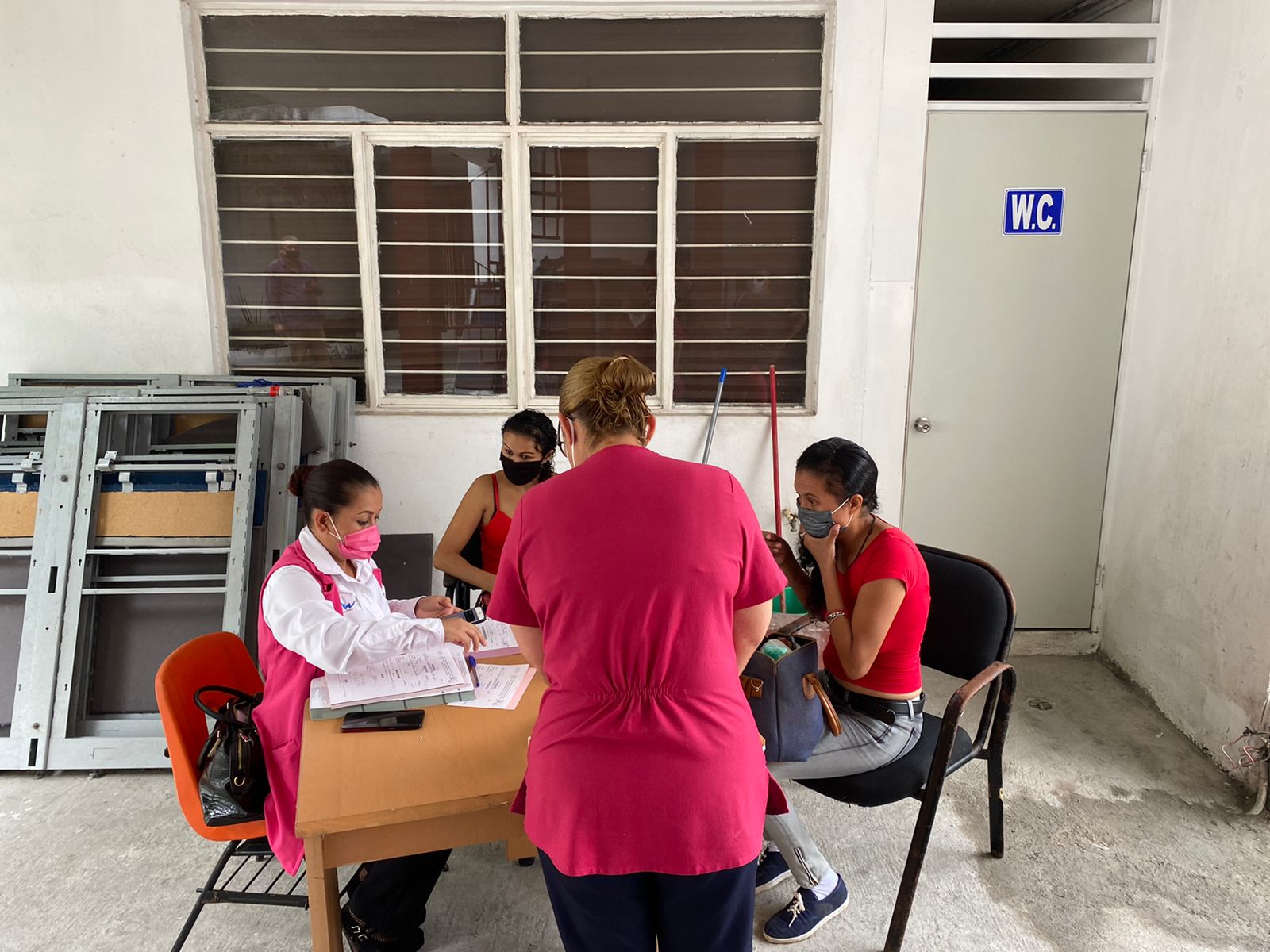 Sexoservidoras -es- grupo en riesgo querequiere de revisión sanitaria constante…
