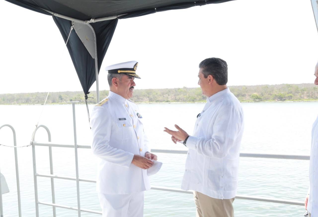 Participa Gobernador Francisco García Cabeza de Vaca en 80 Aniversario de la Marina Nacional