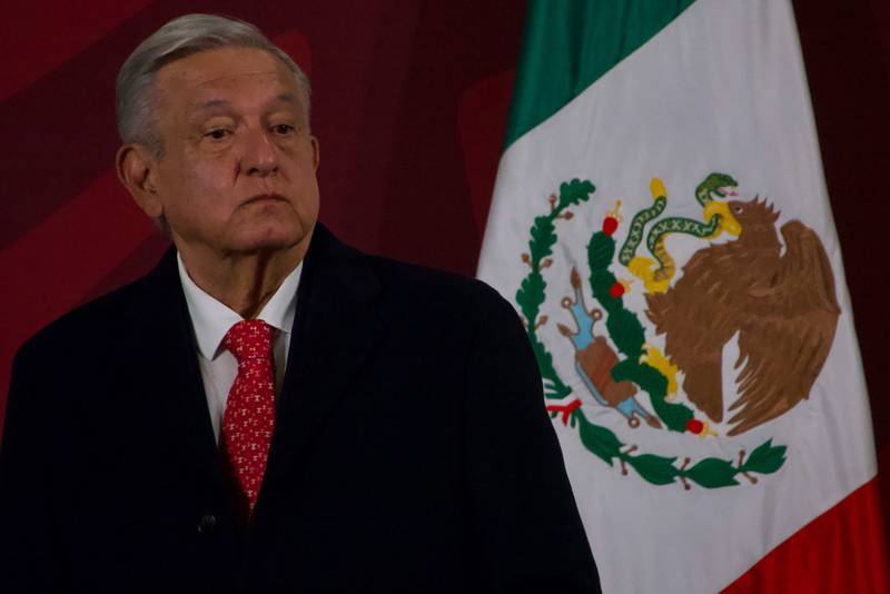 Firma AMLO decreto para ampliar las vacaciones a 12 días continuos