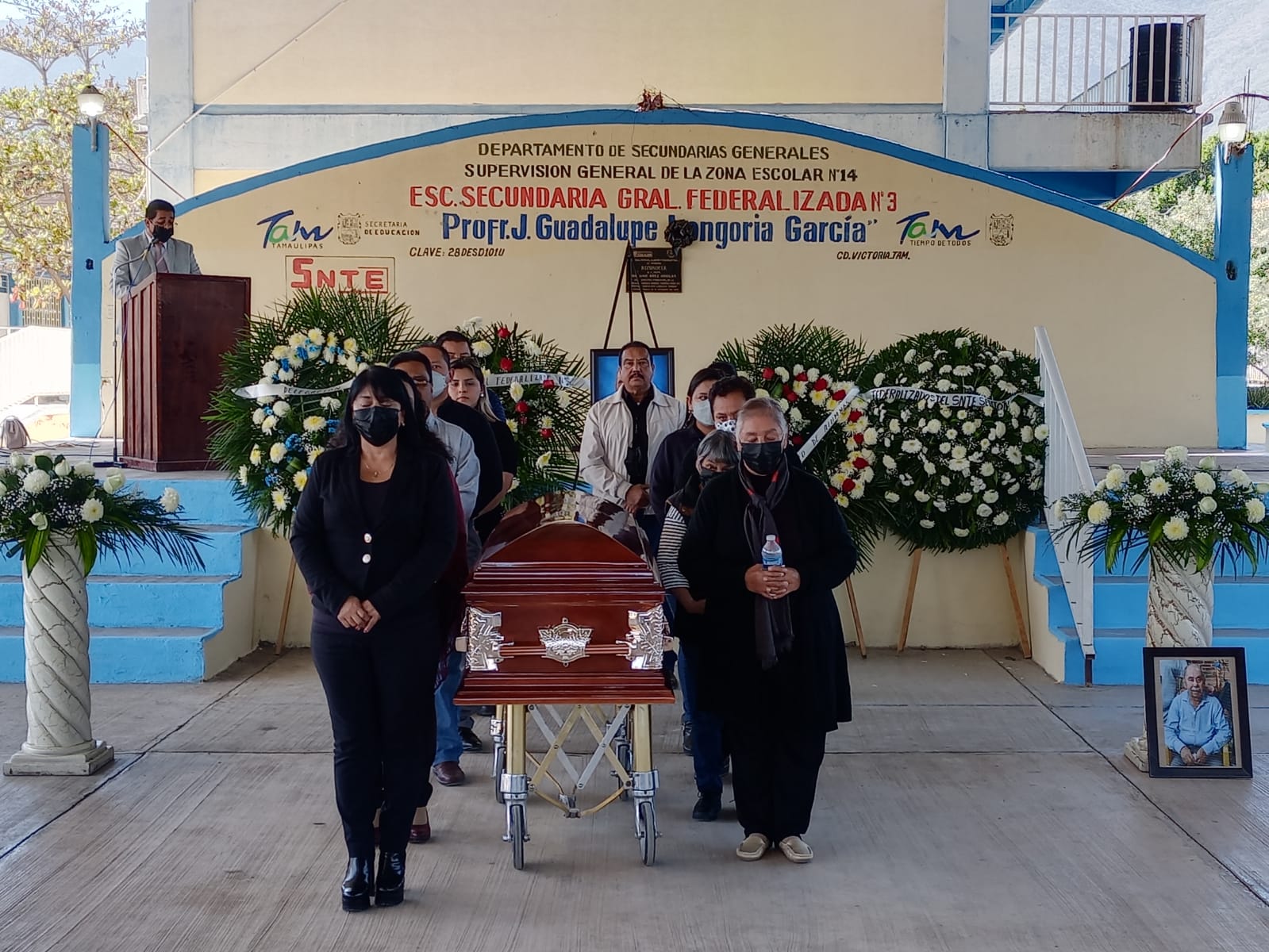 Emotiva despedida al Profesor Mariano Báez Aguilar, fundador y director de la Secundaria Federalizada 3