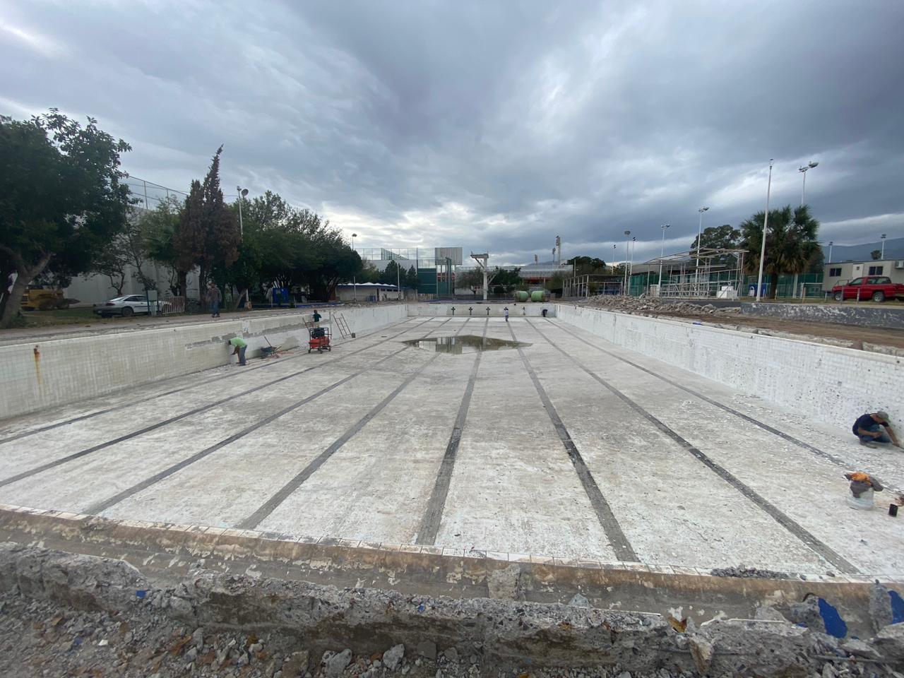 Le dan ‘chaineada’ a la alberca olímpica de la Ruiz Cortines