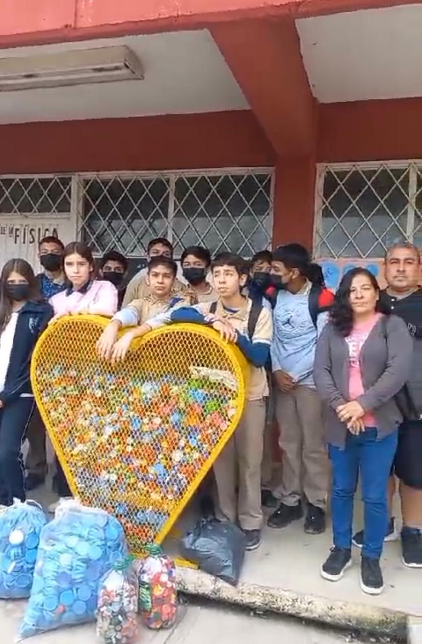 Inauguran corazón contenedor en la Secu No. 3