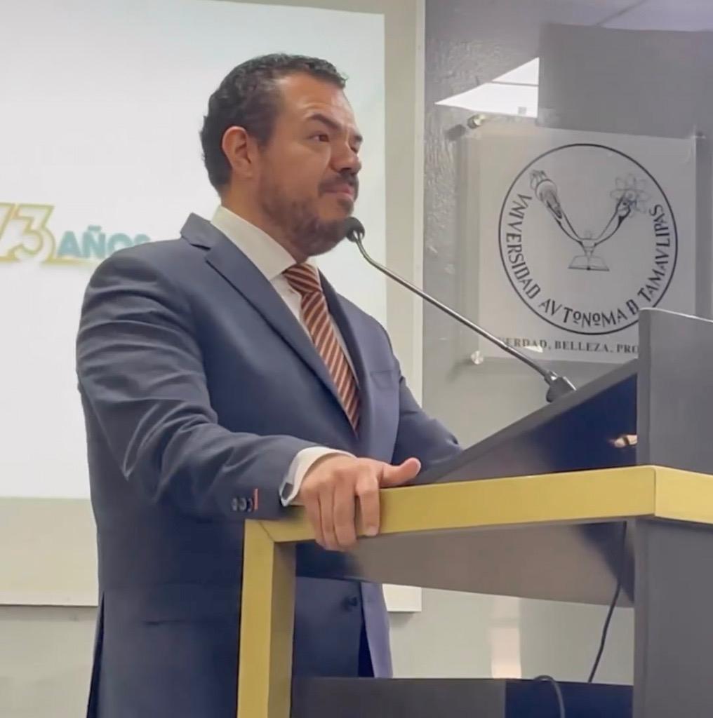 Descarta rector irregularidades en venta de camioneta de la UAT