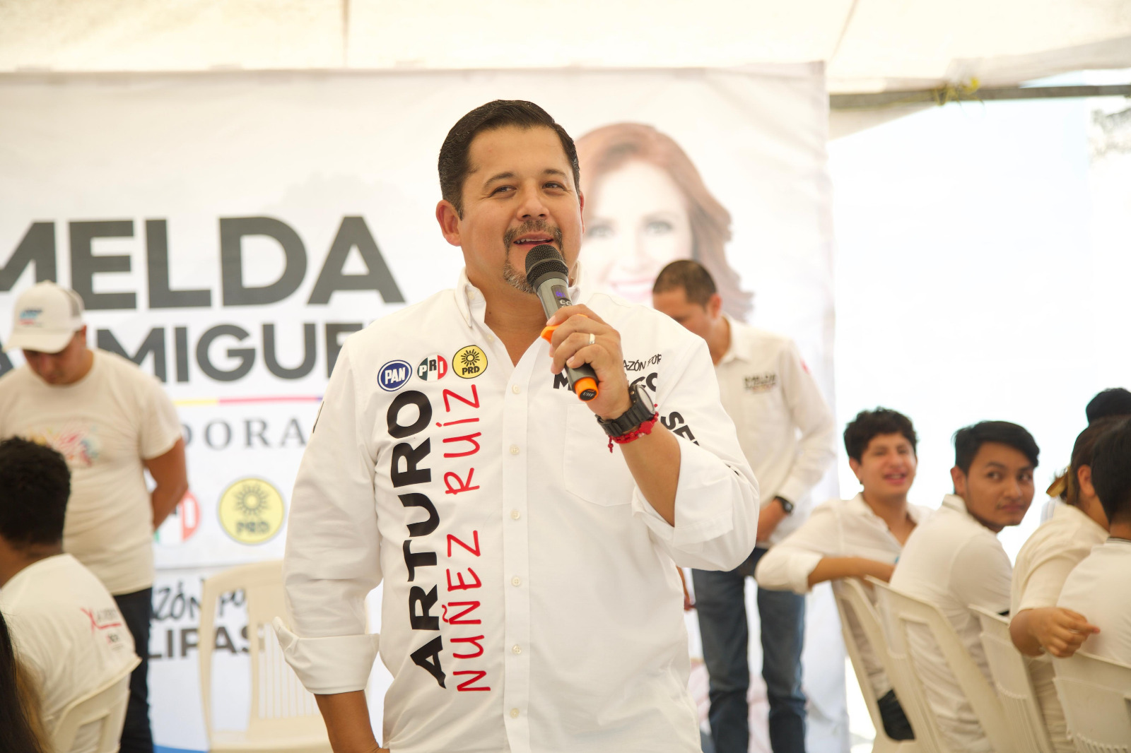 Va Arturo Núñez Ruiz por una educación de calidad hacia el futuro