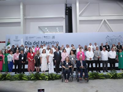 Reconoce gobernador labor del magisterio tamaulipeco