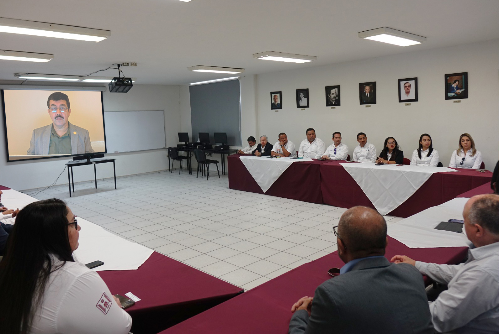 Fortalece la UAT procesos para evaluar y acreditar la calidad de sus programas educativos