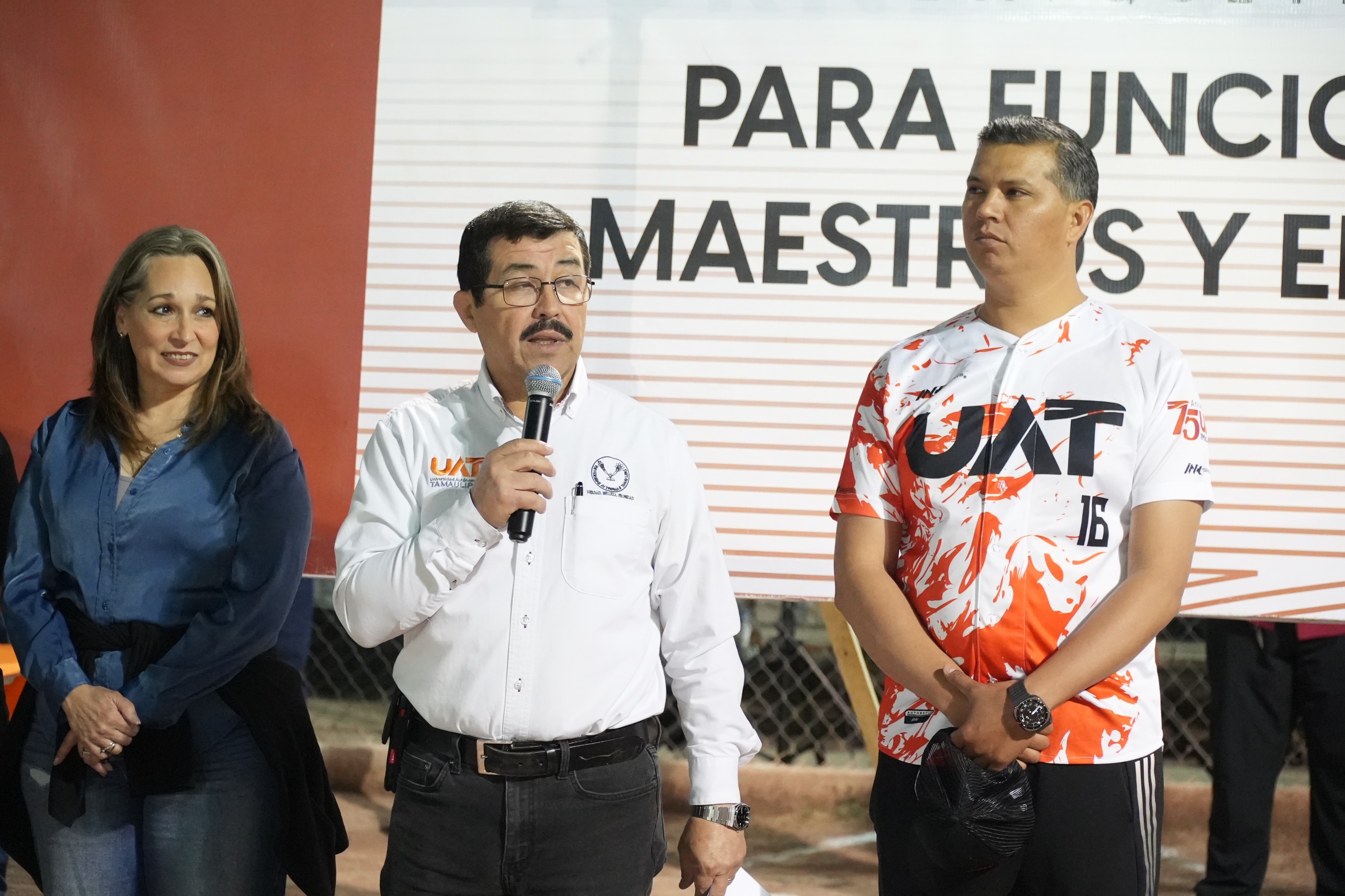 Rector de la UAT inaugura torneos deportivos para docentes y empleados universitarios