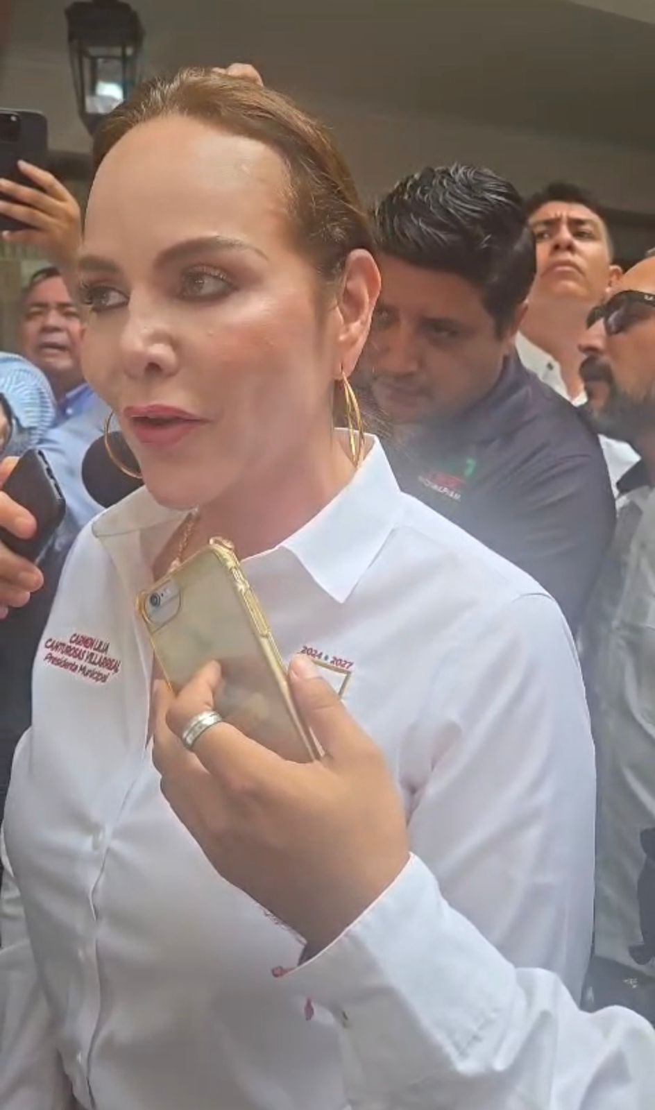 Canturosas deja entrever aspiraciones políticas
