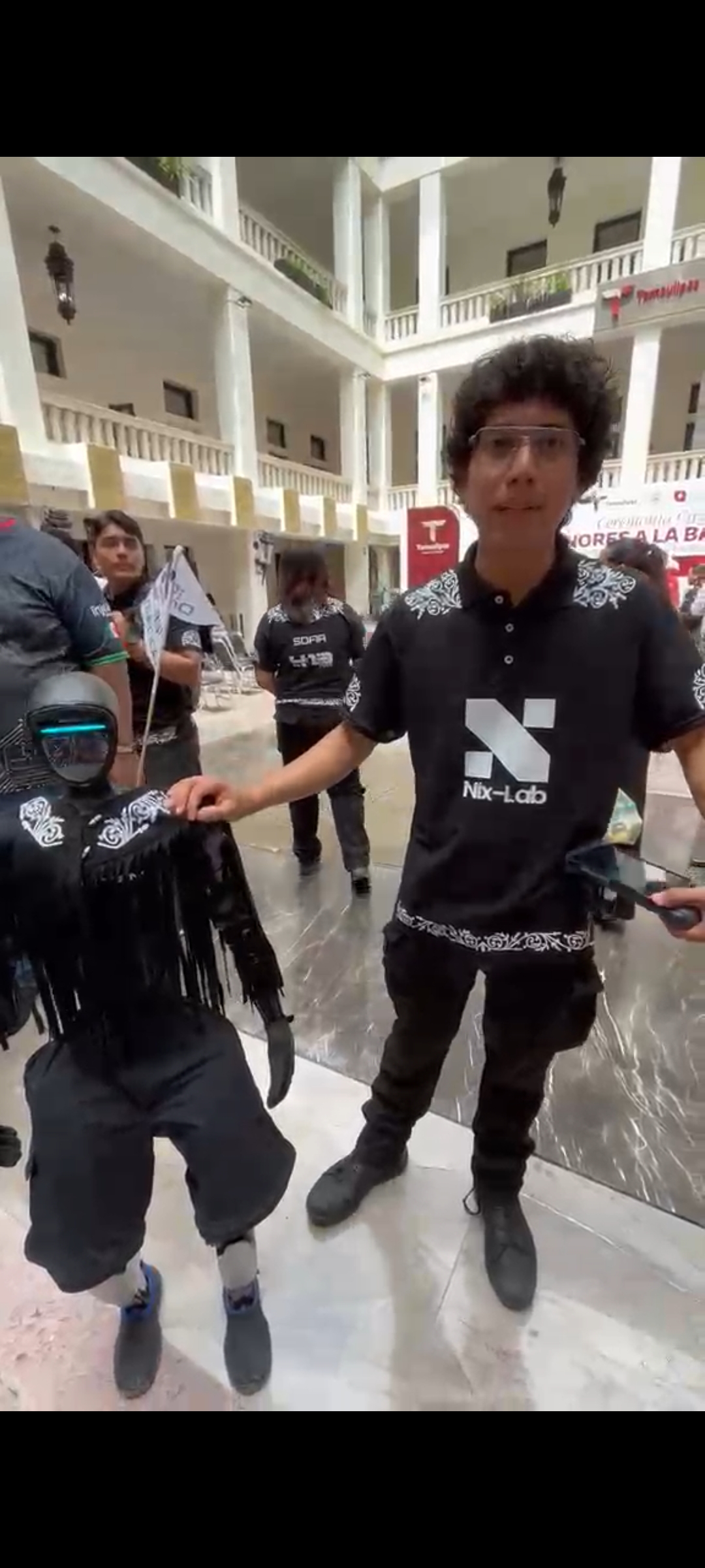 Chavot, el robot, se va a Corea del Sur.